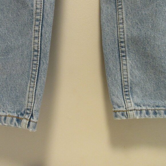 Womens Levis 550 Tapered Light Wash Relaxed Fit Size 14 Vintage Made in Columbia - Picture 2 of 8